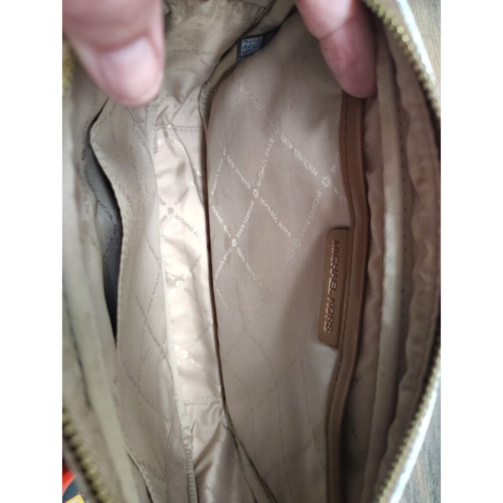 Aspen Jet Set Michael Kors Crossbody Purse - Picture 11 of 15